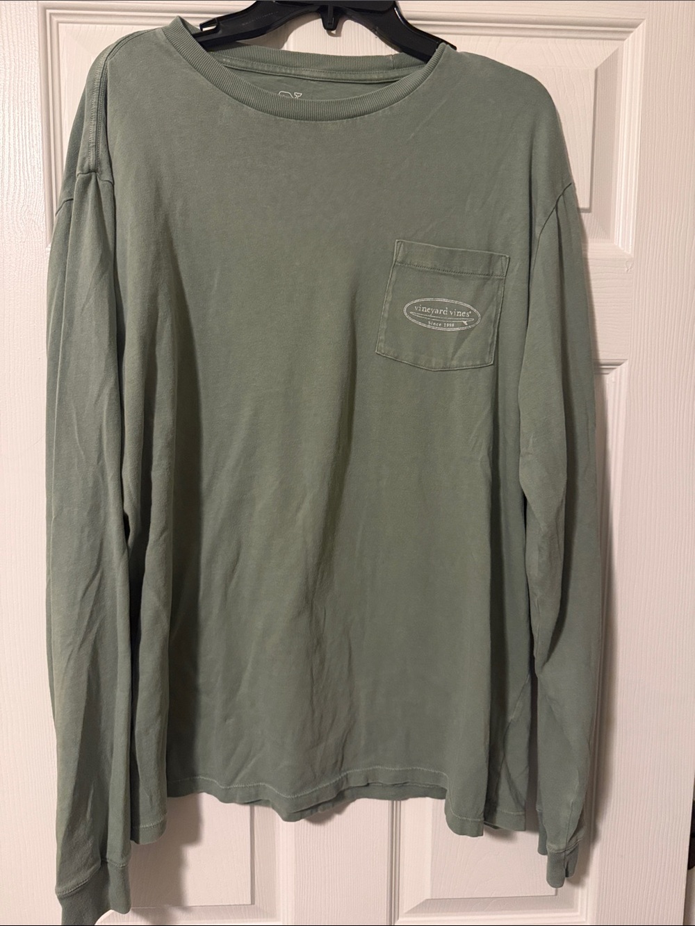 Vineyard Vines Long-Sleeve Pocket Tee in Sage Green